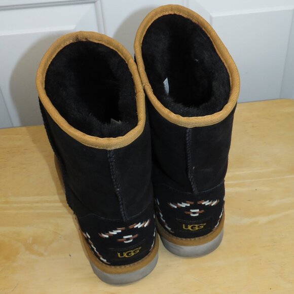 UGG Women’s Classic Short Boots Black Suede Rustic Weave S/N 1094330 Size 8 - Picture 5 of 8